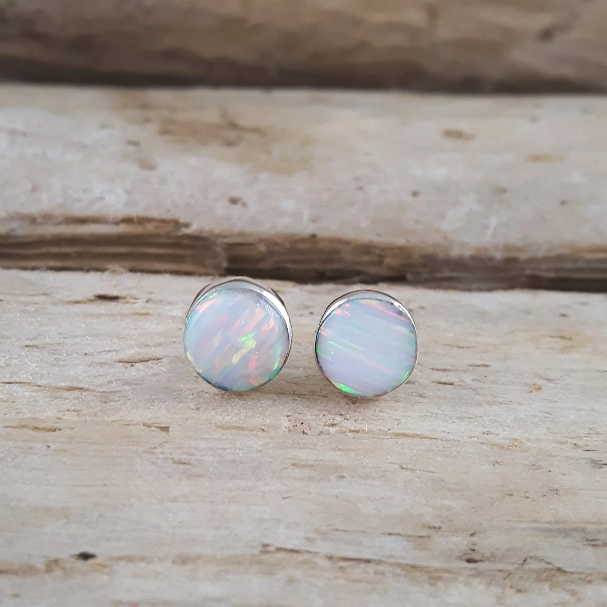Flinder White Dotty Stud Earrings